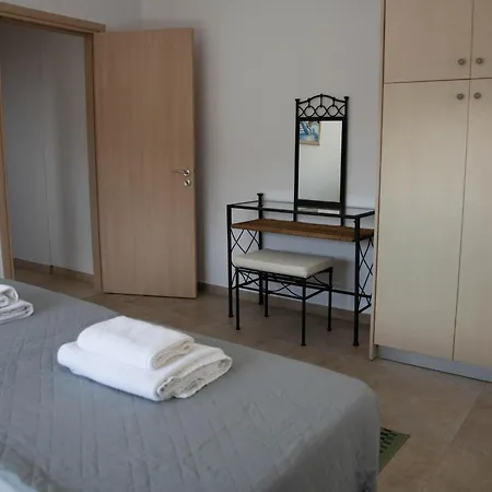 Pavilion Cozy 2br By Elysio Paralímni