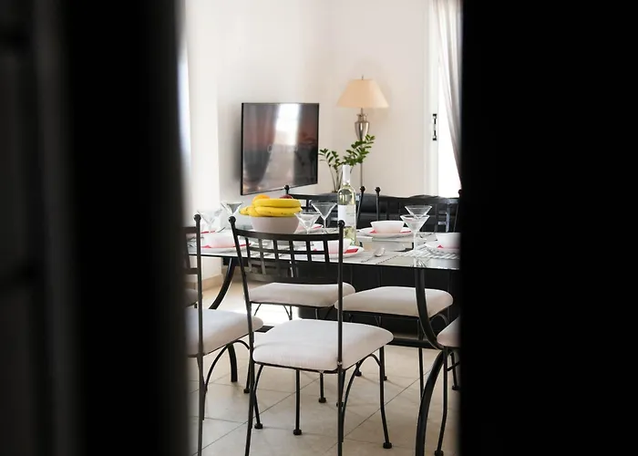 Pavilion Cozy 2br By Elysio *