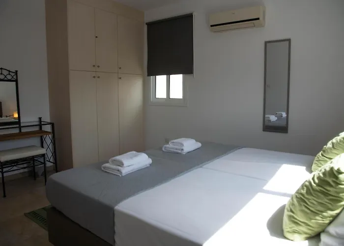 Pavilion Cozy 2br By Elysio Paralimni